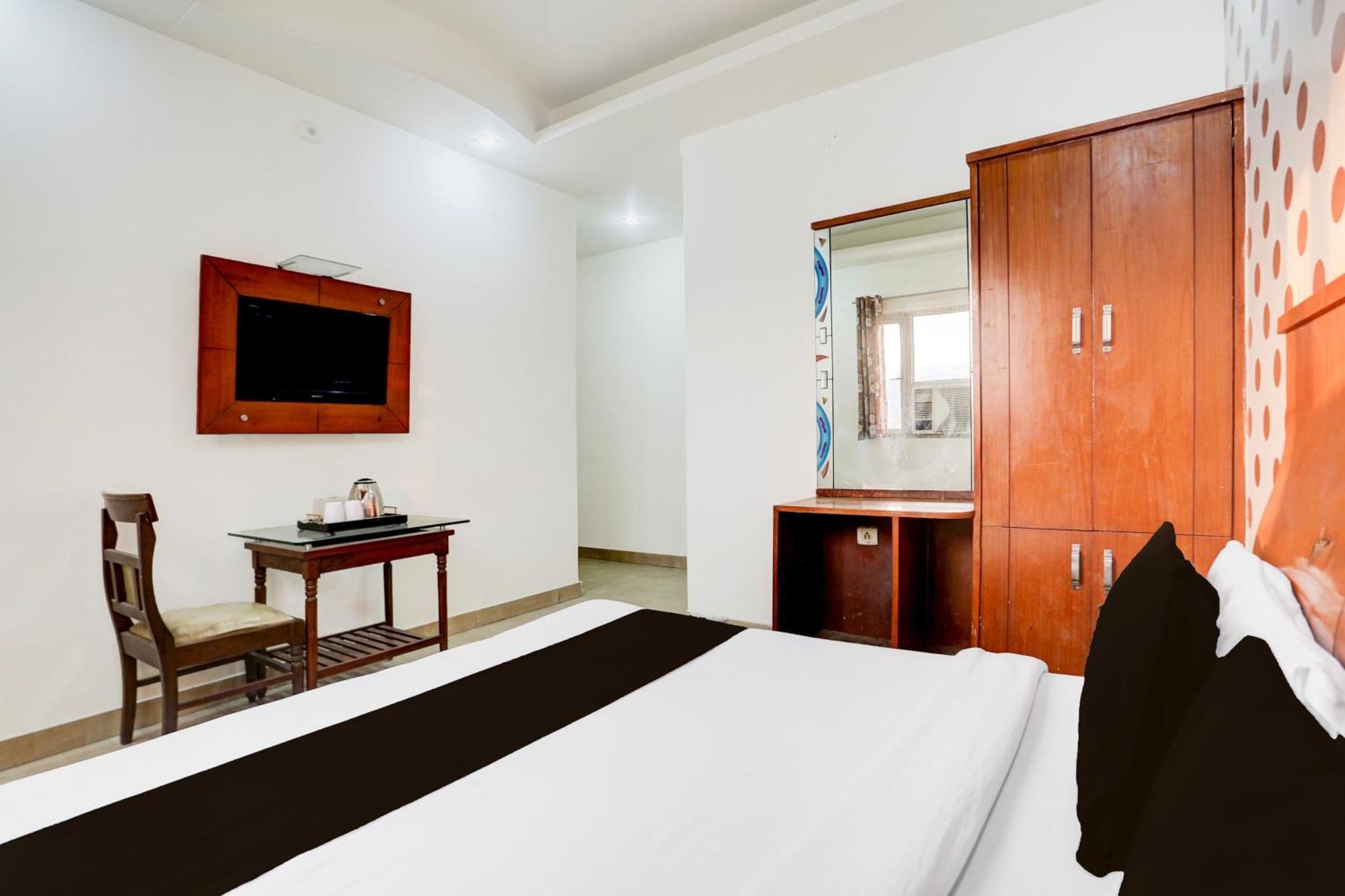 Hotel Super O Railway Station Formerly Le Alfanso New Delhi